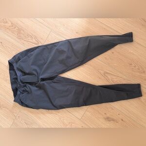 Men’s Lululemom joggers size medium. Dark grey